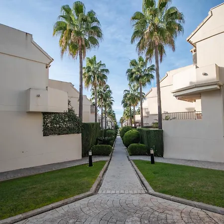 Front Line Townhouse With Sea Views And South Facing, In Costabella, Marbella