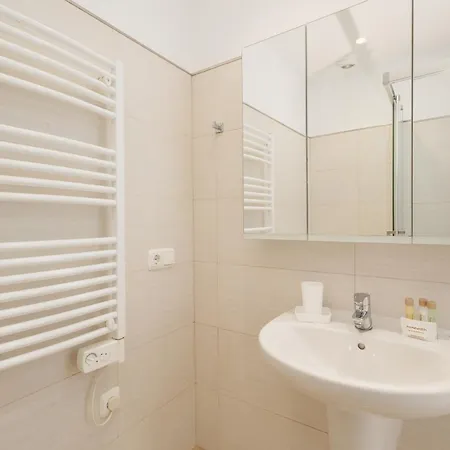 Apartment Front Line Townhouse With Sea Views And South Facing, In Costabella,