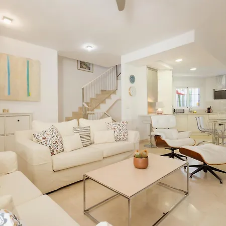 Apartment Front Line Townhouse With Sea Views And South Facing, In Costabella, Marbella