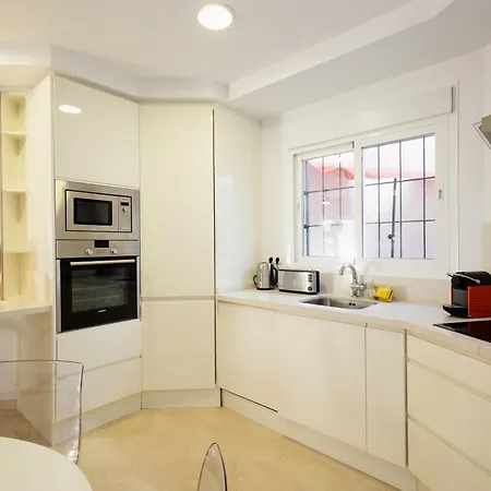 Front Line Townhouse With Sea Views And South Facing, In Costabella,